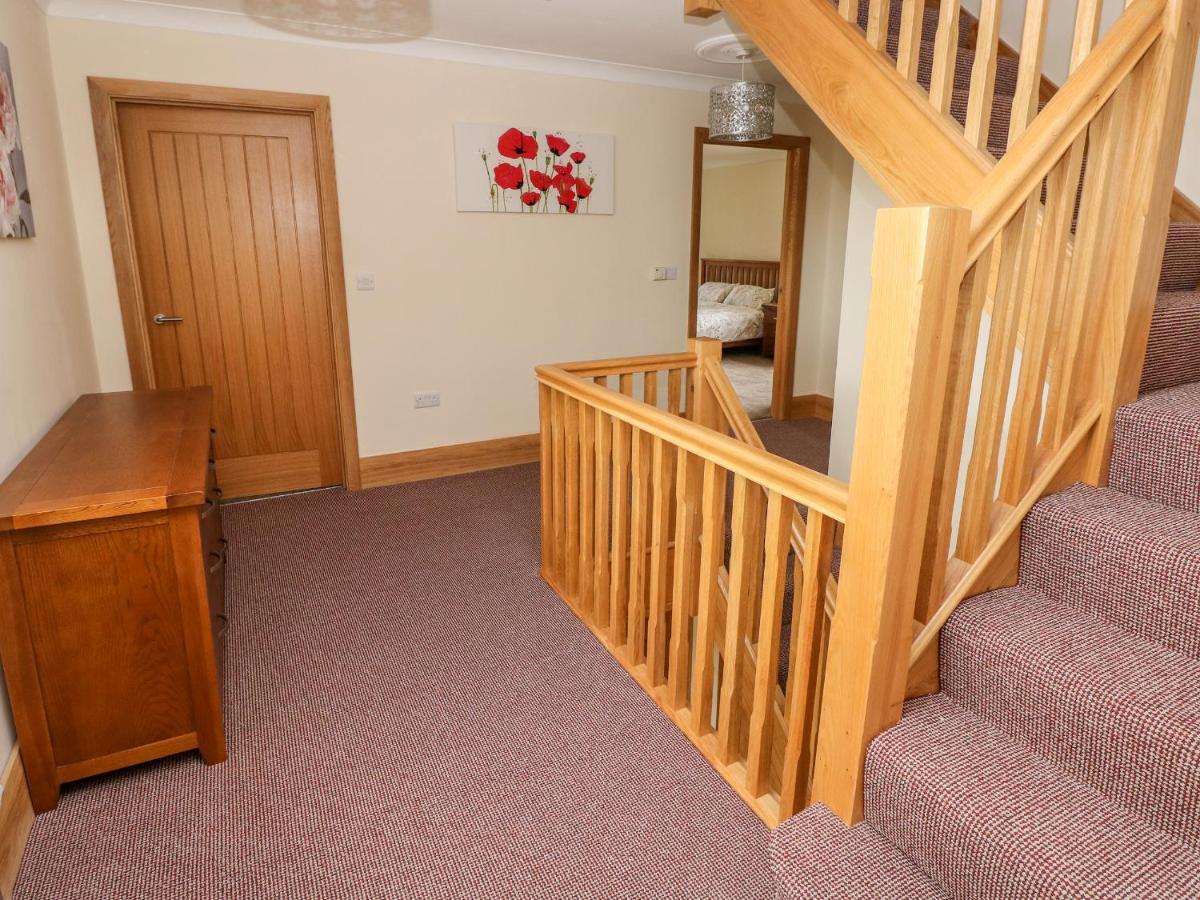 Grooms Quarters At Pant Y Gaseg Farm Ammanford Exterior foto